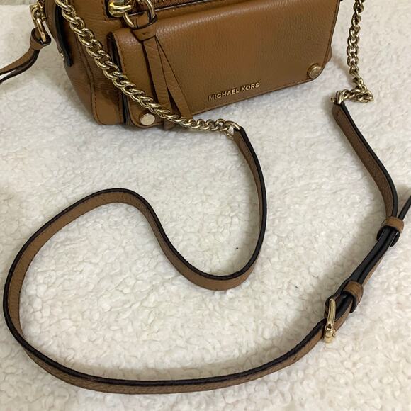 MICHAEL KORS Brown Leather Multi-compartment E/W MITCHELL Chain Camera Crossbody - Picture 14 of 16